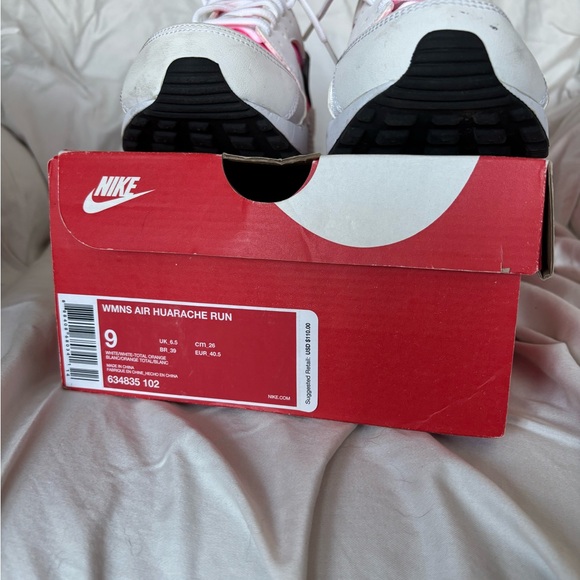 Nike Women's Shoes - White, Pink, and Orange - Picture 4 of 4
